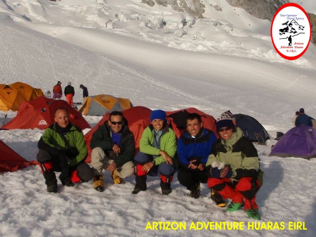 Grupo de escalada Campo I del Huascarán FOTO: Mº JOSE - JORGE RODRIGUEZ